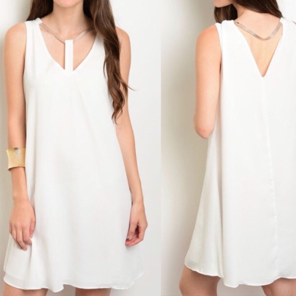 🆕 White Cut-Out Chain Detailing Dress